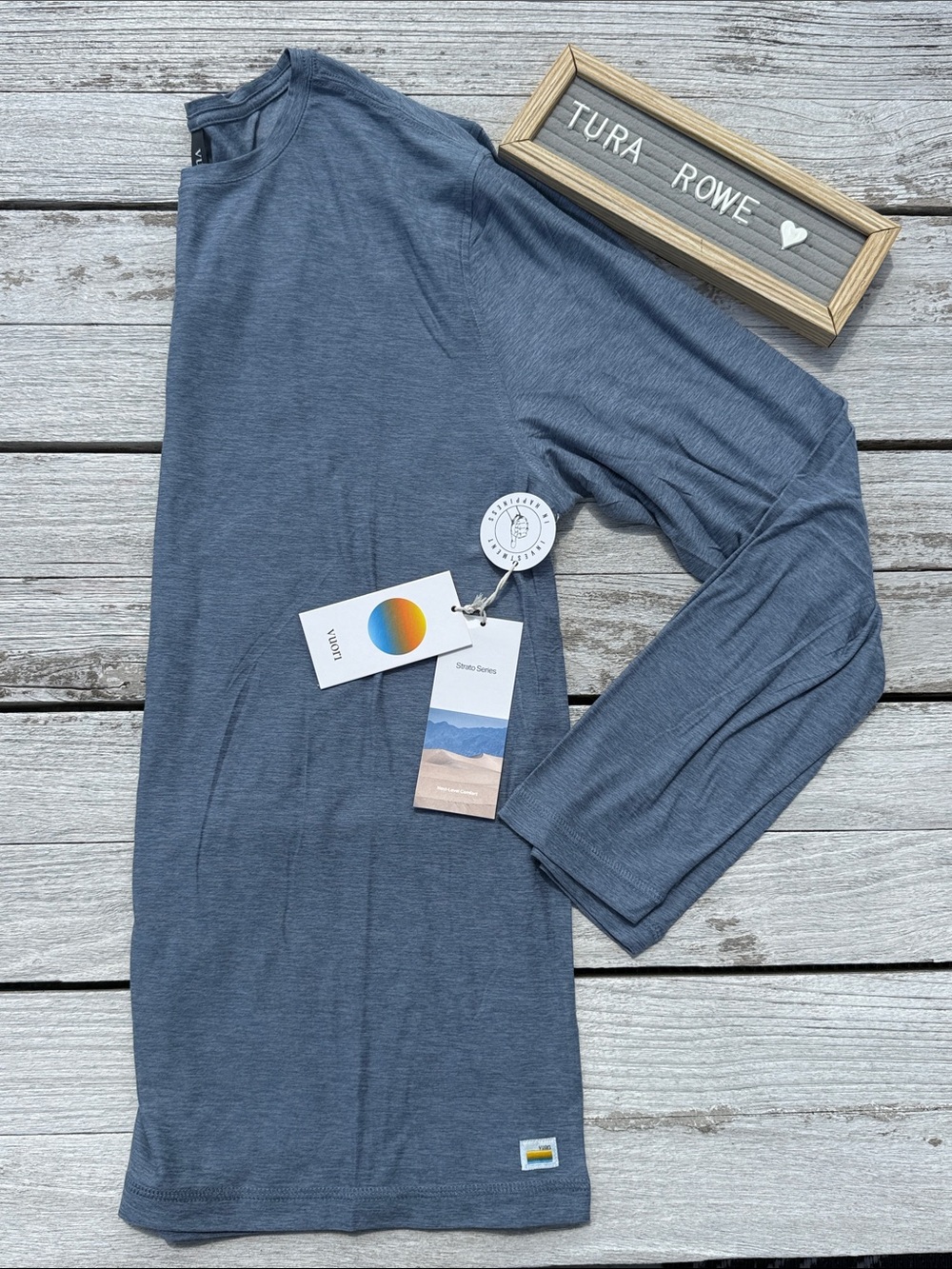 Vuori Strato Tech Long Sleeve Tee Chambray Heather Men’s Large NWT 💙